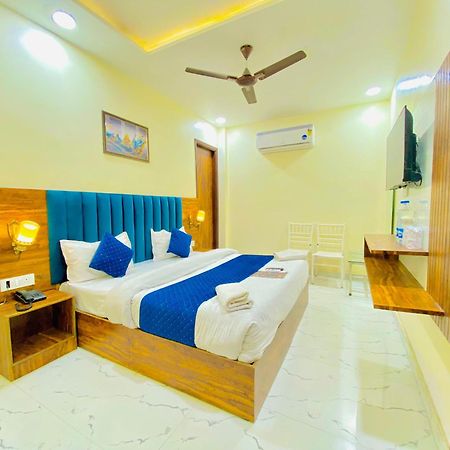 Hotel Holiday First 300 Meter From Golden Temple Amritsar Exterior photo