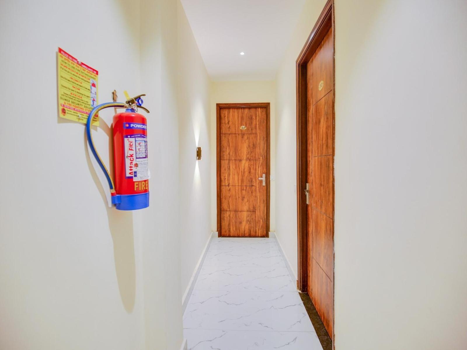 Hotel Holiday First 300 Meter From Golden Temple Amritsar Exterior photo