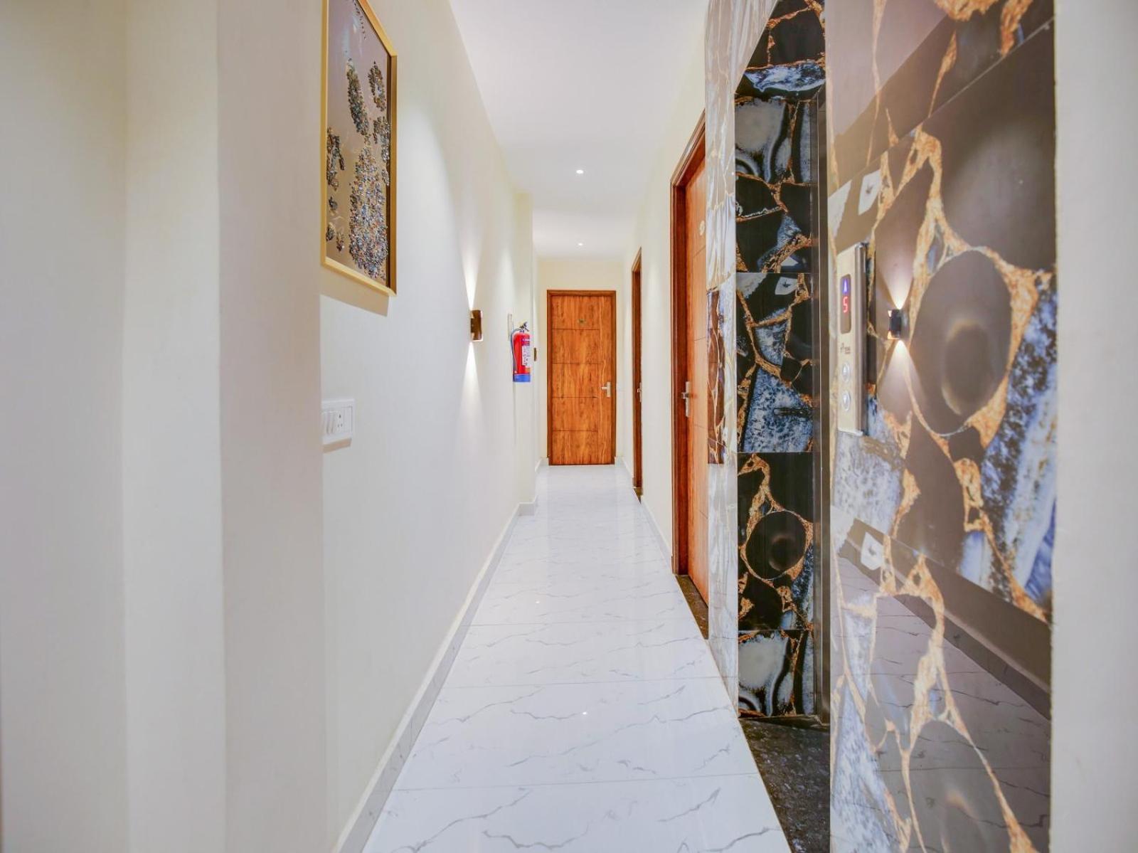 Hotel Holiday First 300 Meter From Golden Temple Amritsar Exterior photo