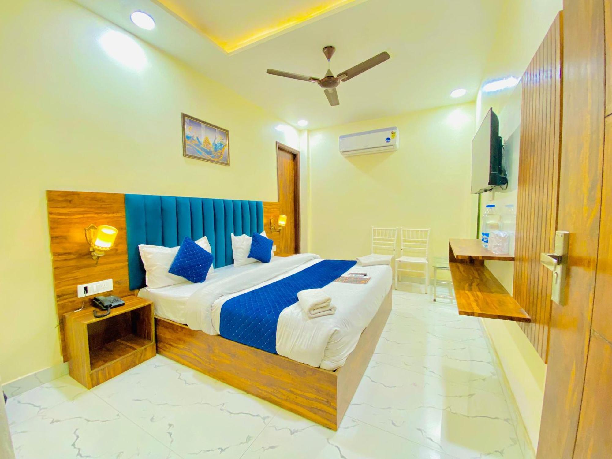 Hotel Holiday First 300 Meter From Golden Temple Amritsar Exterior photo