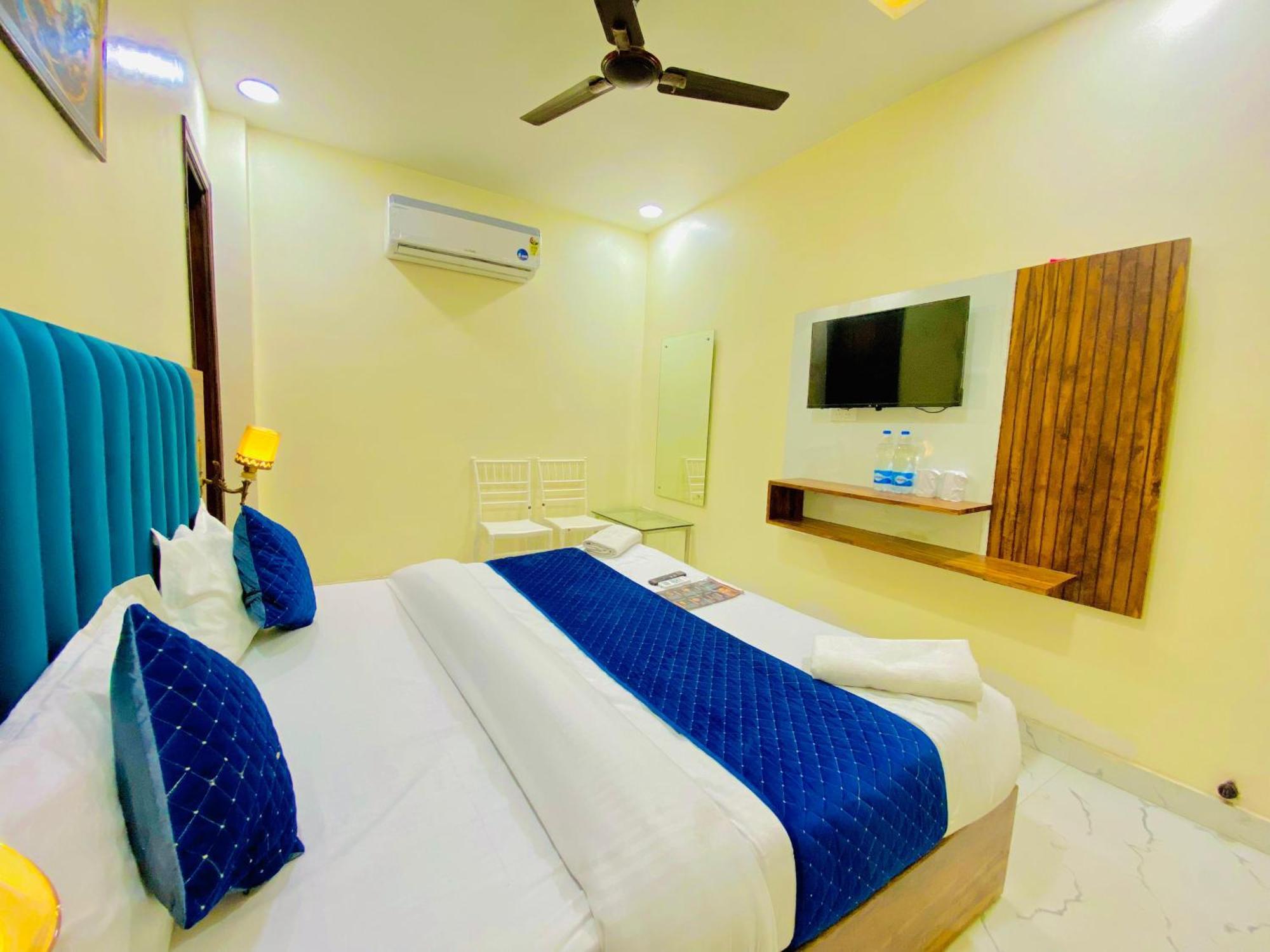 Hotel Holiday First 300 Meter From Golden Temple Amritsar Exterior photo