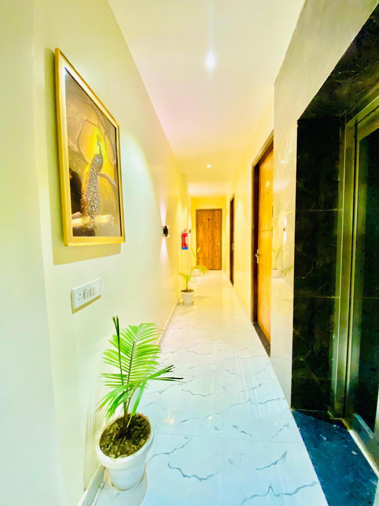 Hotel Holiday First 300 Meter From Golden Temple Amritsar Exterior photo